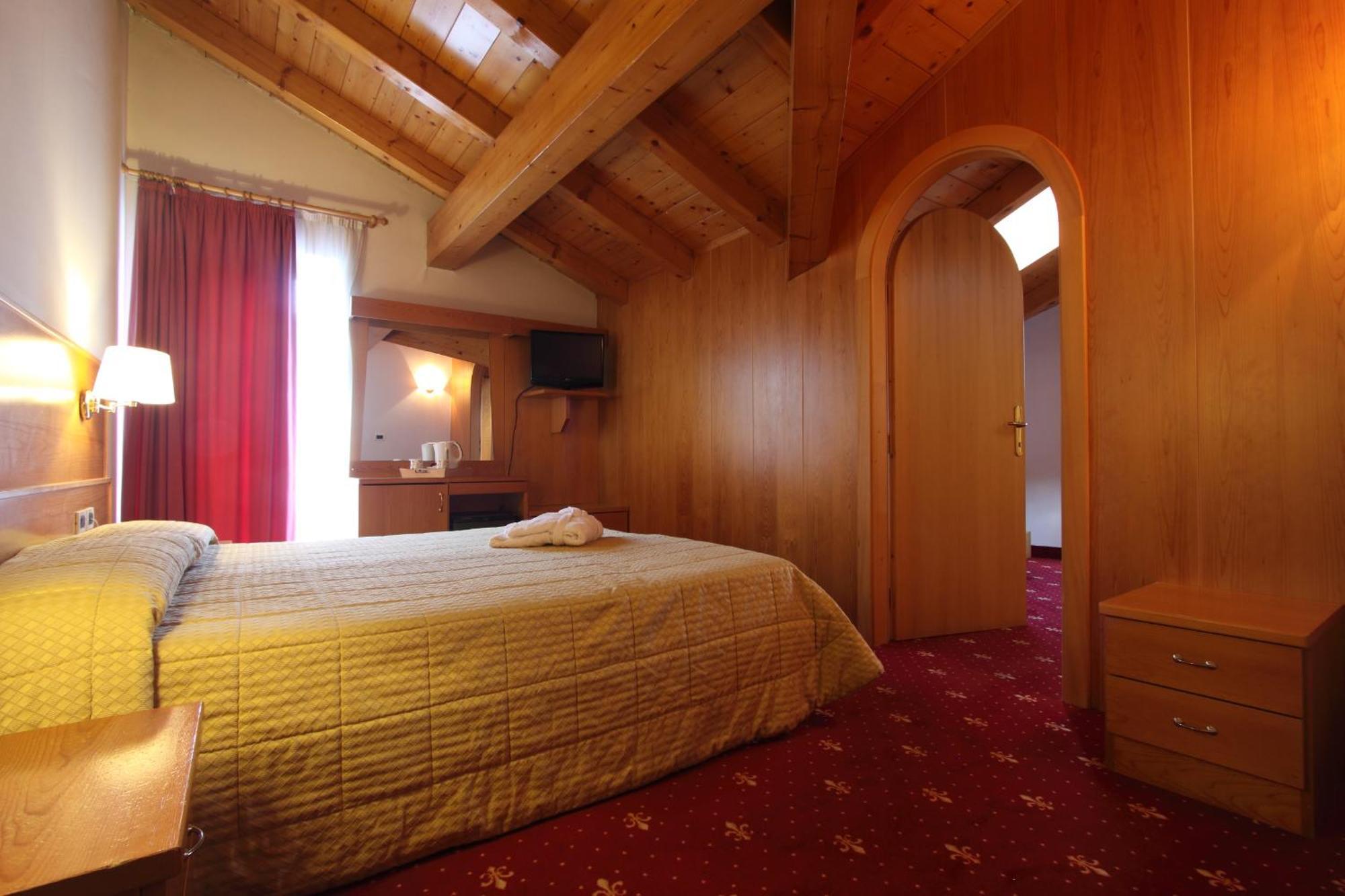 Hotel Fanes Suite & Spa Моэна Экстерьер фото