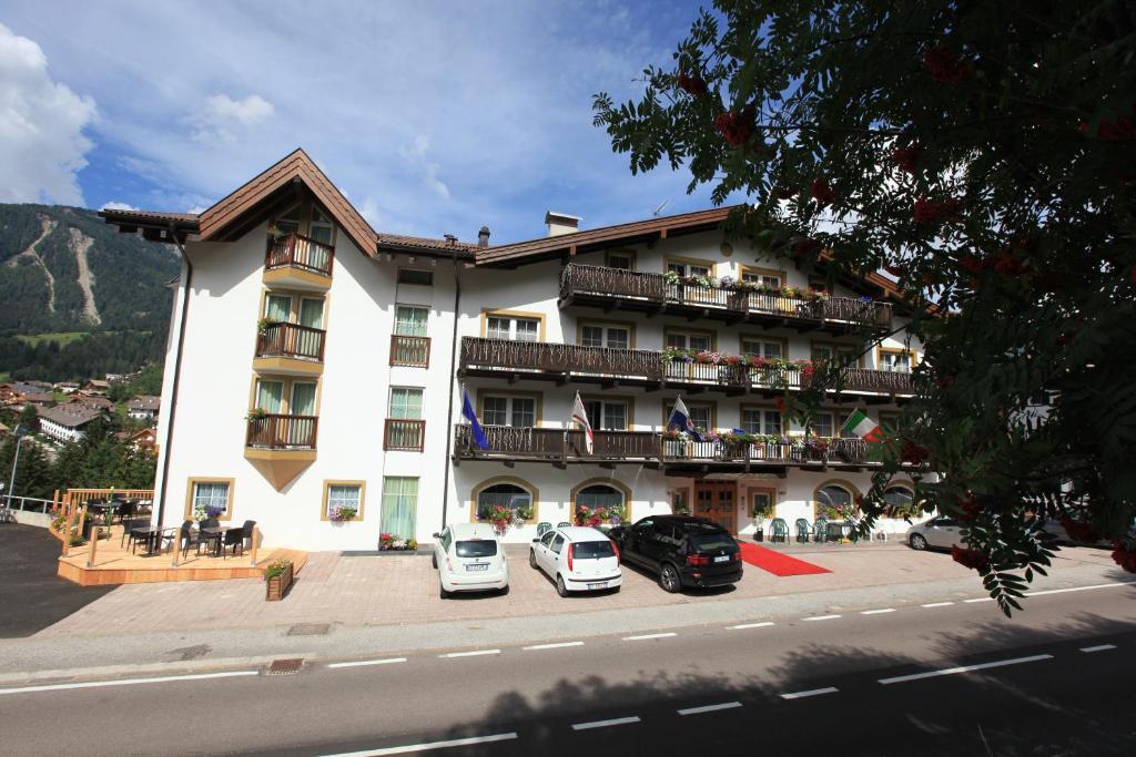 Hotel Fanes Suite & Spa Моэна Экстерьер фото