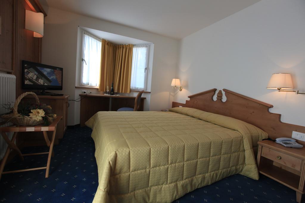 Hotel Fanes Suite & Spa Моэна Номер фото