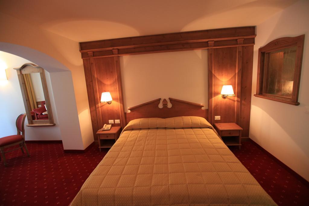 Hotel Fanes Suite & Spa Моэна Номер фото